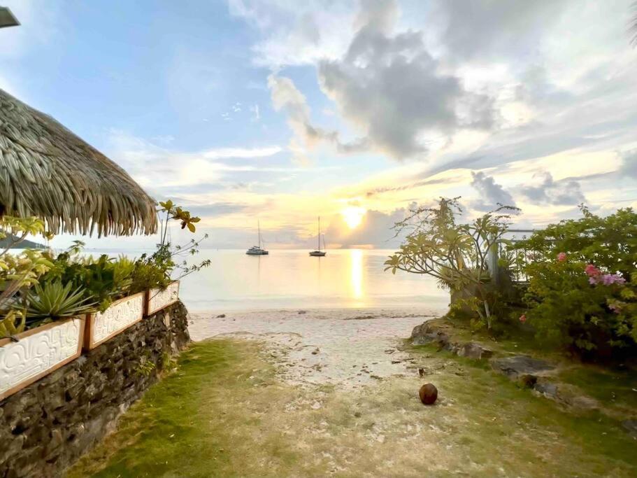 Meri Lodge Huahine Fare Exterior foto
