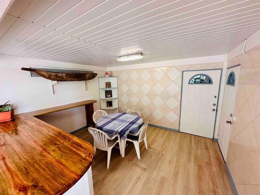 Meri Lodge Huahine Fare Exterior foto