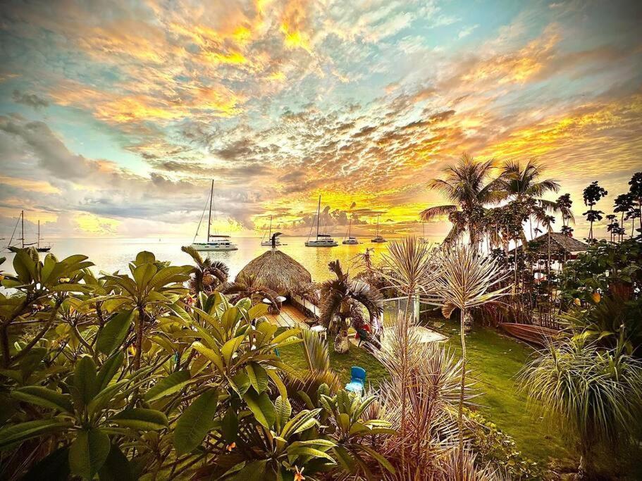 Meri Lodge Huahine Fare Exterior foto