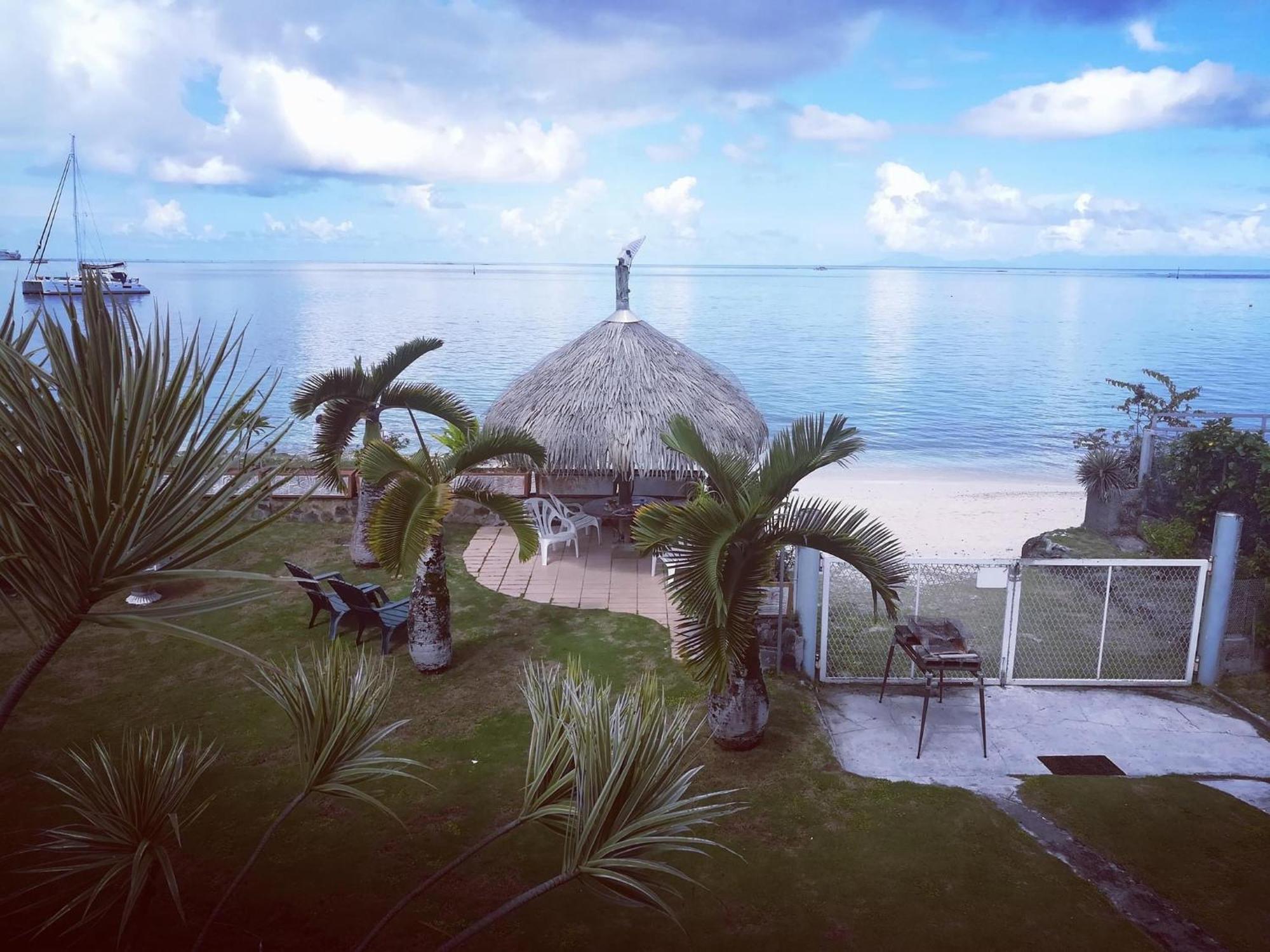 Meri Lodge Huahine Fare Exterior foto